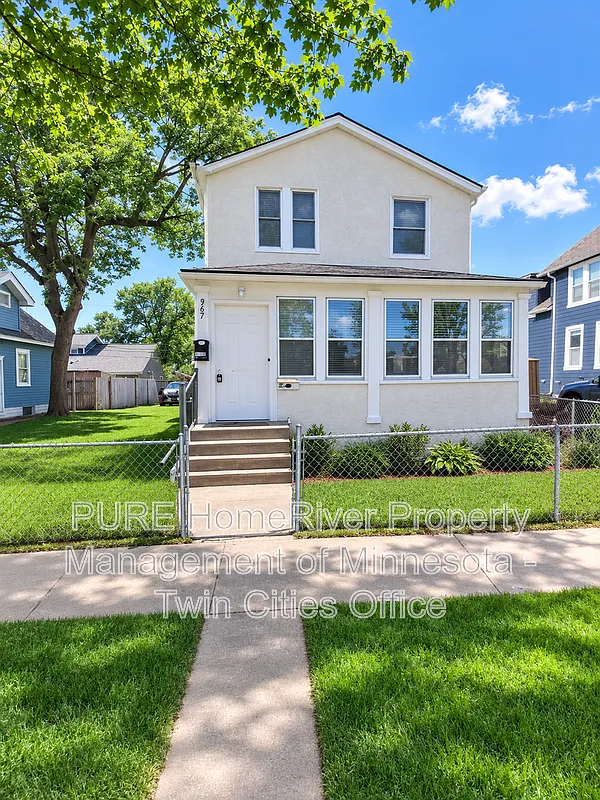 3 bed, 1.0 bath, 700 sqft, $1,525 — Photo 1