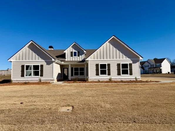 1005 Catherine Dr, Opelika, AL 36801