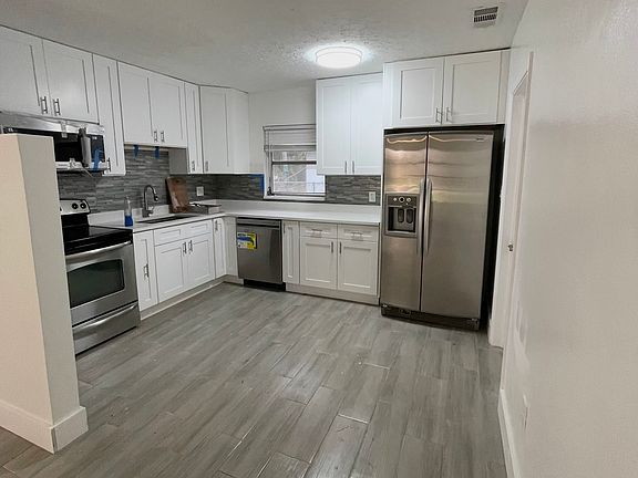 3rd image of 7219 Wedgewood Dr #0