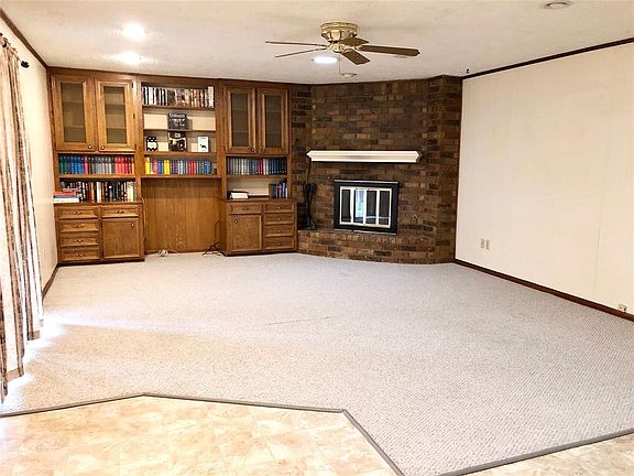 2nd image of 524 Wesley Dr