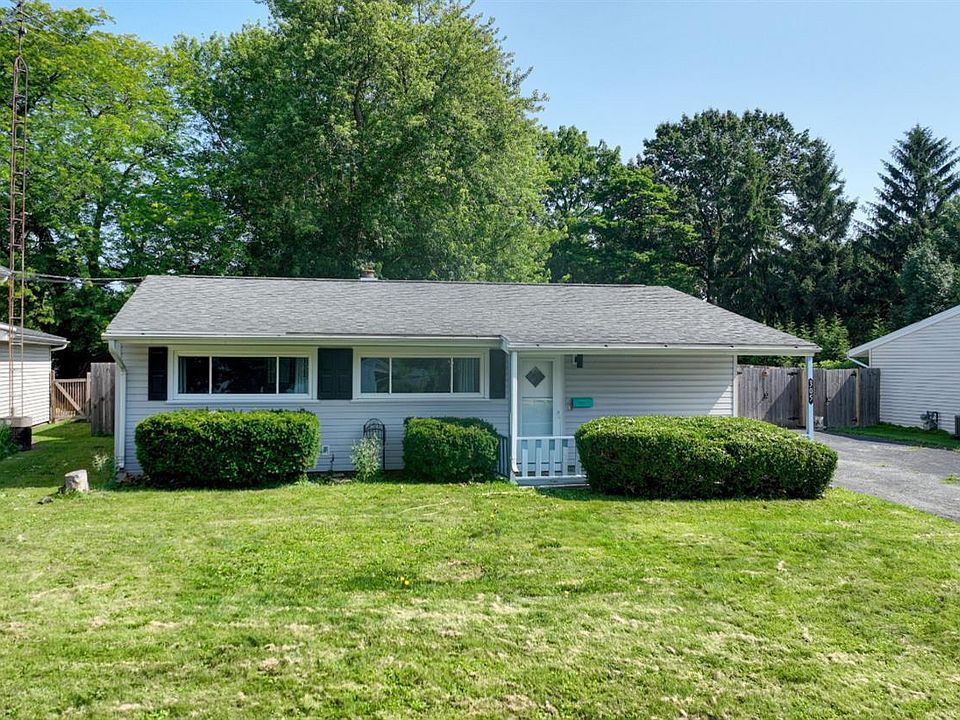 1st image of 305 Forest Hills Dr
