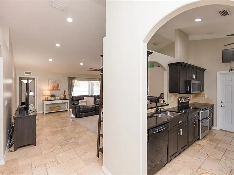 7 Lancaster Ln — Photo 19