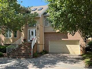 1st image of 134 Beaver Brook Ct