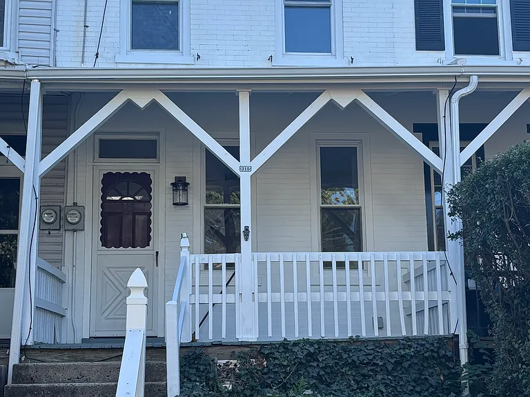 315 N Orange St — Photo 1