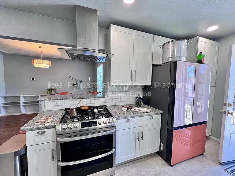 2727 E Michigan Ave — Photo 26