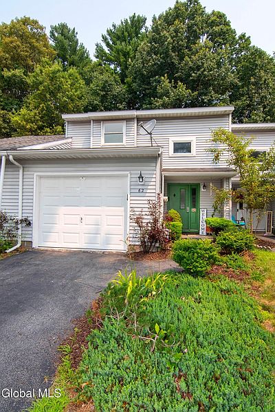 3rd image of 62 Tallow Wood Drive