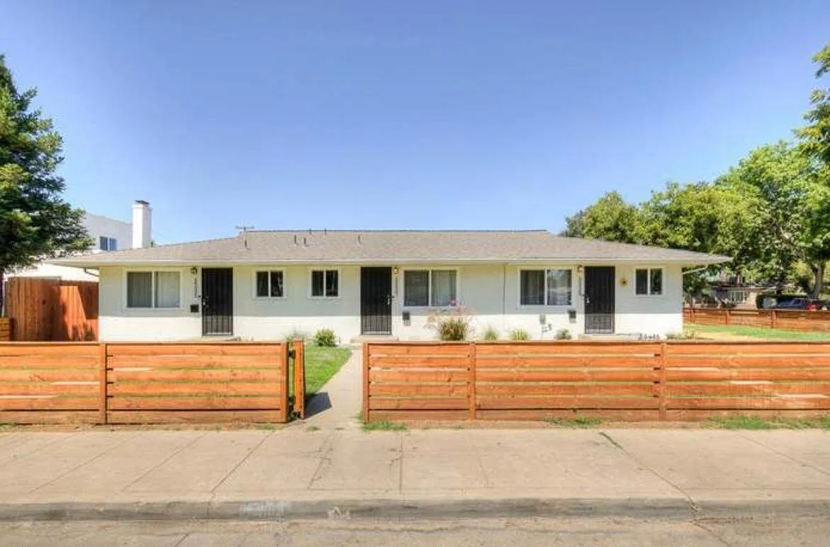 E Fountain Way, Fresno — Photo 1