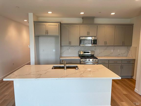 4th image of 5414 Nuovo Way