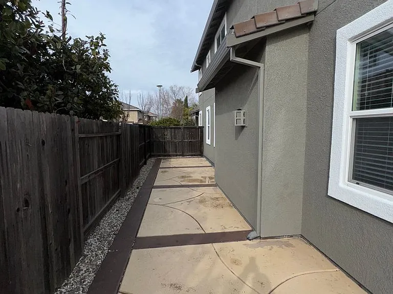 7916 Splendid Way — Photo 11