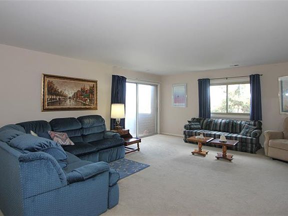 4th image of 411 Ashland Ave APT 5D
