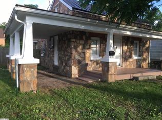 122 S Delphine Ave, Waynesboro, VA 22980