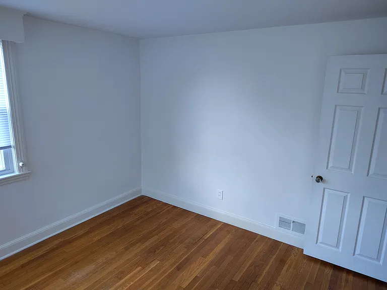 Second bedroom.