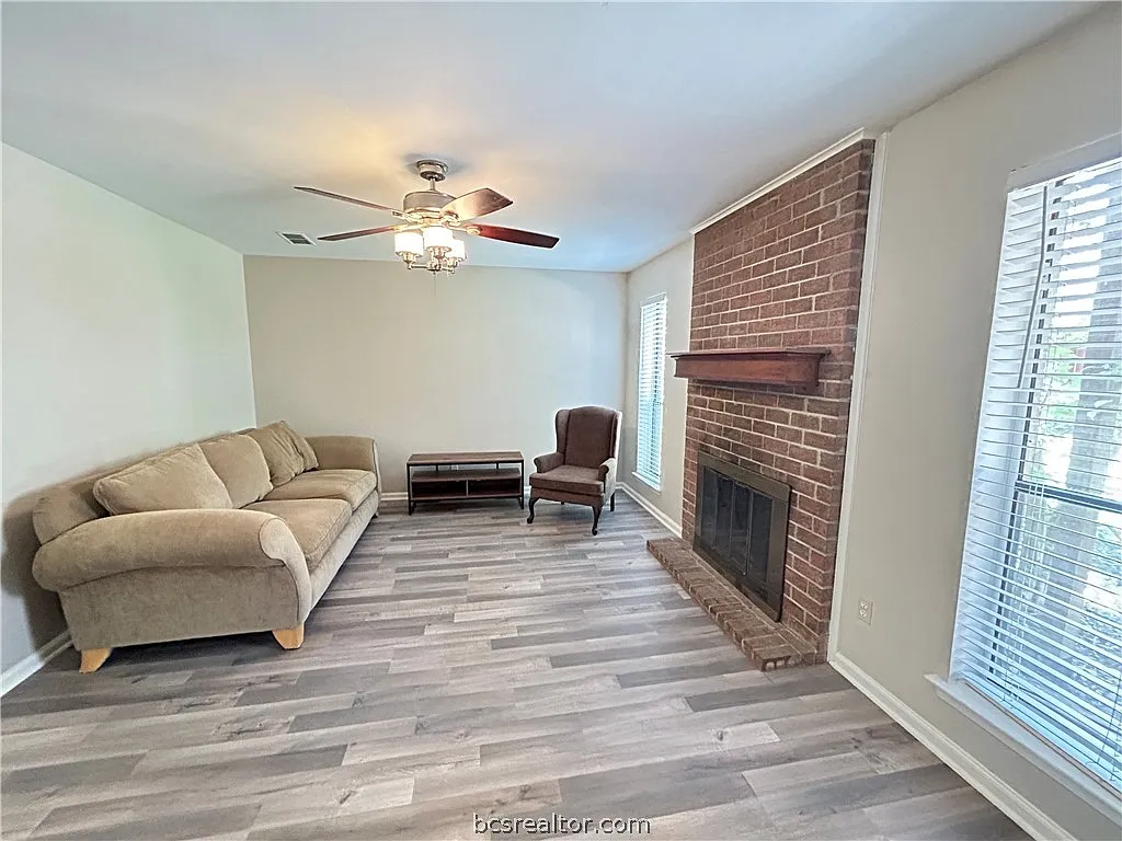 2 bed, 2.5 bath, 1199 sqft, $1,450 — Photo 3