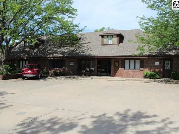 1301 W 30th Ave, Hutchinson, KS 67502