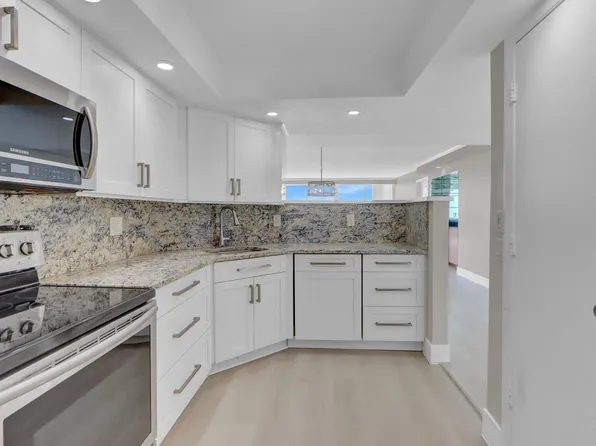 2000 Presidential Way APT 1404, West Palm Beach, FL 33401
