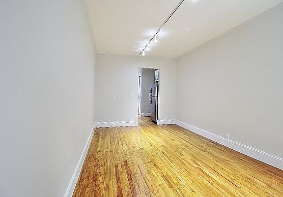 4th image of 231 E 34th St APT 3A