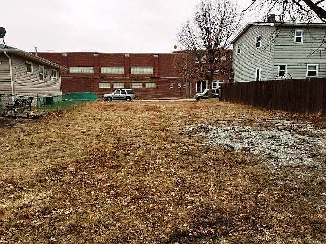 2nd image of 1827 34th St