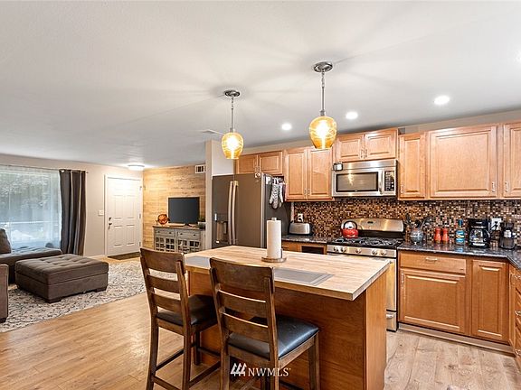 3rd image of 19011 SE 269th St