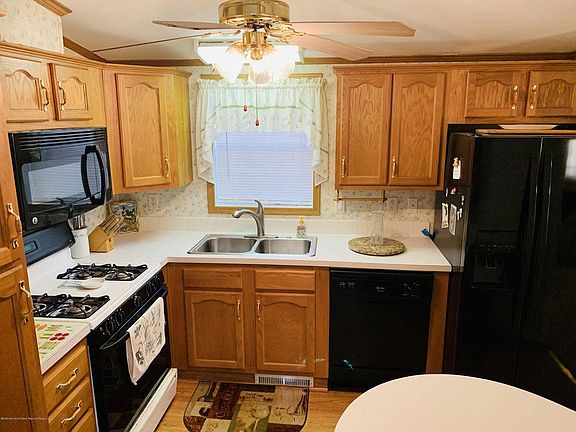 2nd image of 44 Camino Hermosa