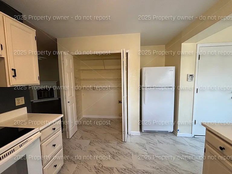 2010 S Xenia Way — Photo 12