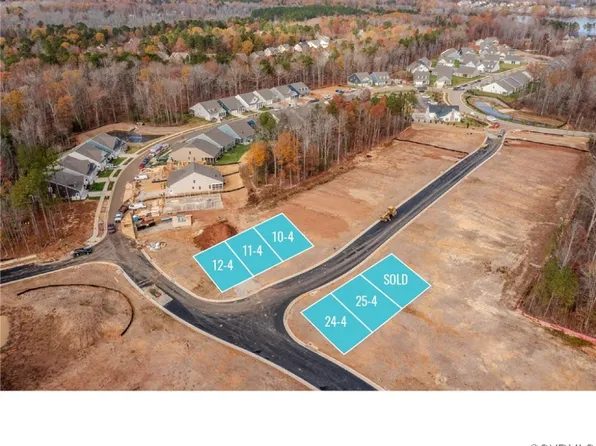 5567 Riggs Dr, Moseley, VA 23120