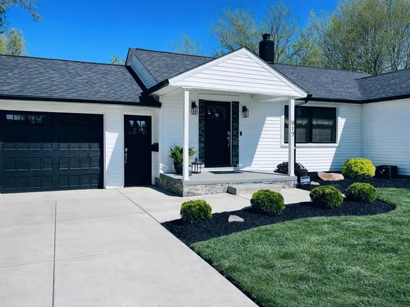 917 Woodlawn Ave, Girard, OH 44420