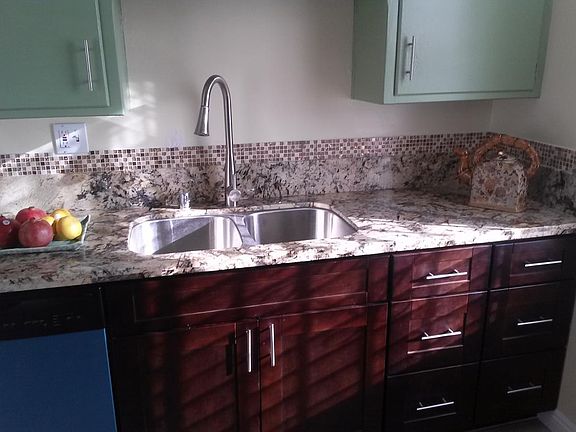 5th image of 415 N Lake St APT 3
