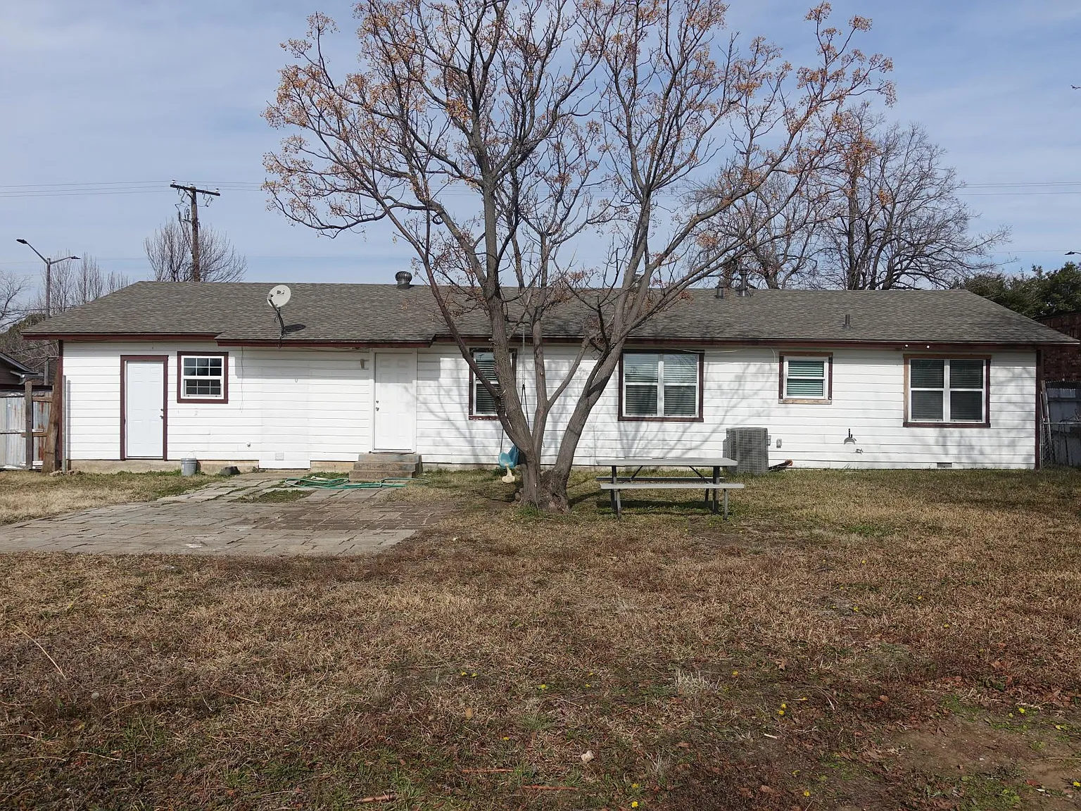 2 bed, 1100 sqft, $1,600 — Photo 4