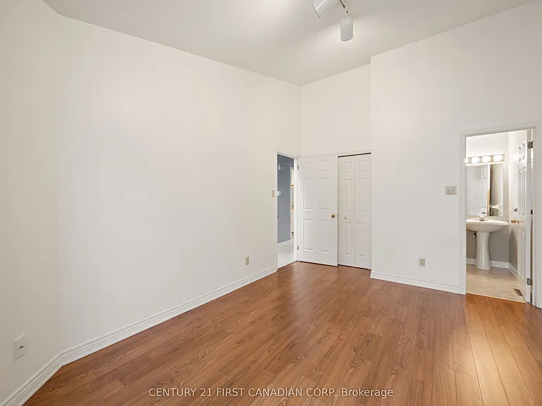 90 Ontario St S #12 — Photo 21