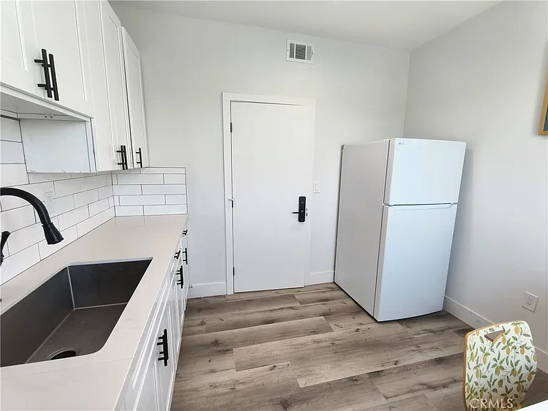 3020 S Normandie Ave — Photo 18