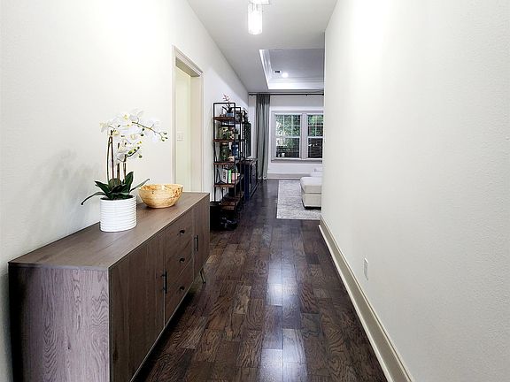 5th image of 128 Tumbling Oak Way