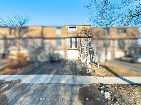 11 Plaisance Rd #3, Richmond Hill, ON L4C 5H1