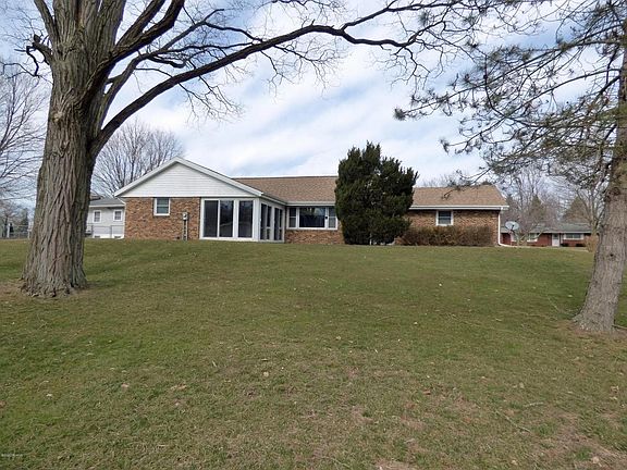 2nd image of 401 Fairfield Dr