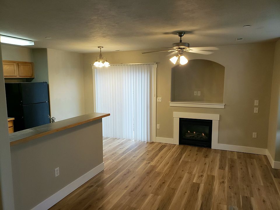 Living room Gas fireplace