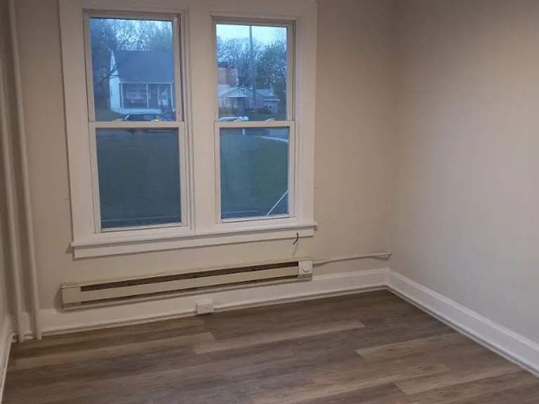420-422 Douglass St — Photo 5
