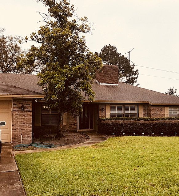 1st image of 382 Forest Park Cir