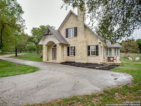 2nd image of 300 Saddle Mountain Dr