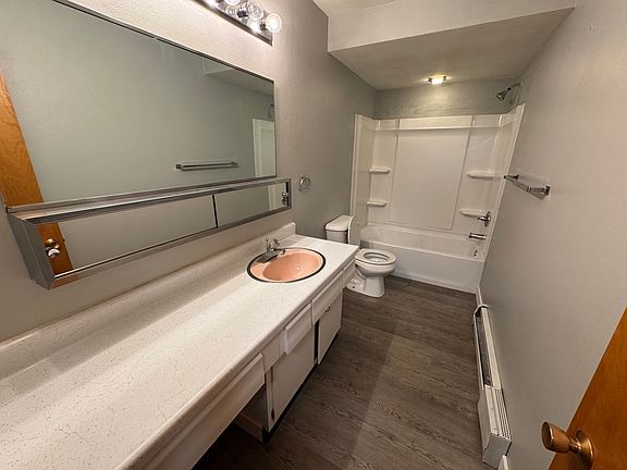 5th image of 1720 Bristol Dr #1