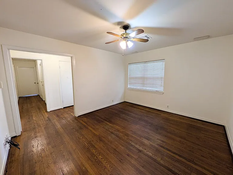 5040 Raleigh Dr — Photo 3