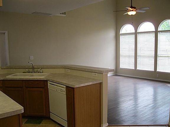5th image of 4337 Palmdale Dr
