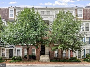 5054 Donovan Dr #420, Alexandria, VA 22304