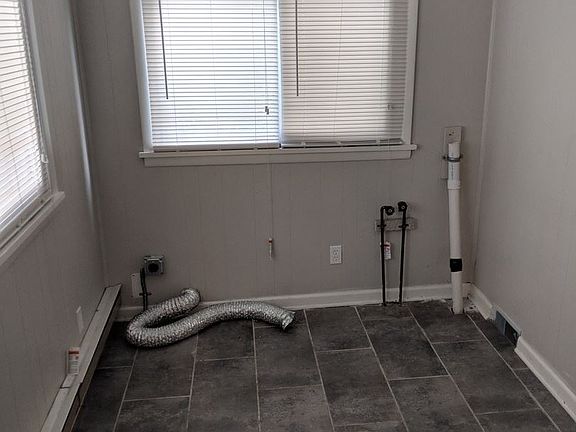 5th image of 3256 W 142nd St
