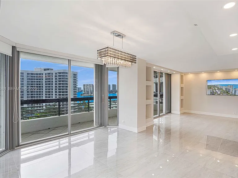 3500 Mystic Pointe Dr #1206 — Photo 30