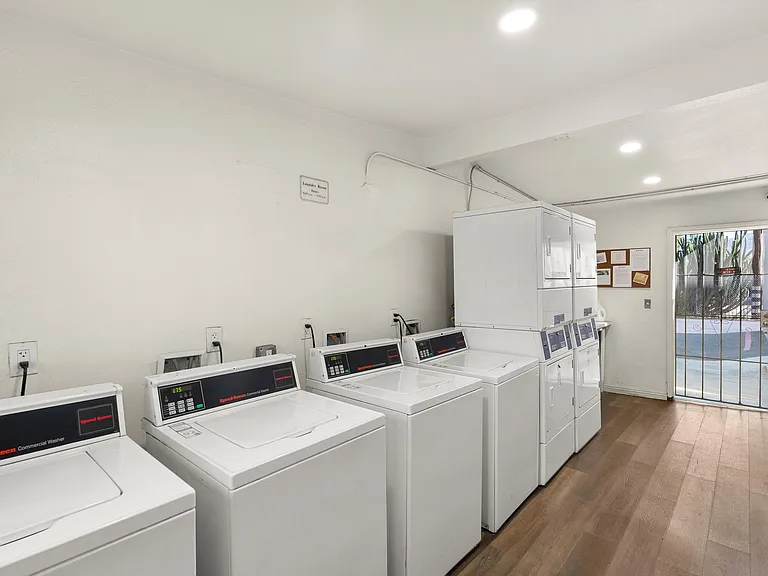 Briarwood Apartments - Riverside, CA — Photo 30