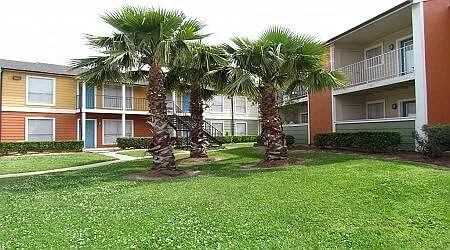 Palms at Cypress Station — Photo 3