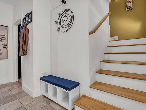 2nd image of 4405 Eigel St
