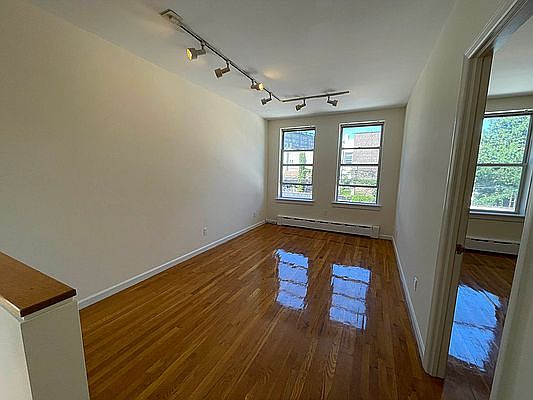 4th image of 2318 Steinway St APT 2R