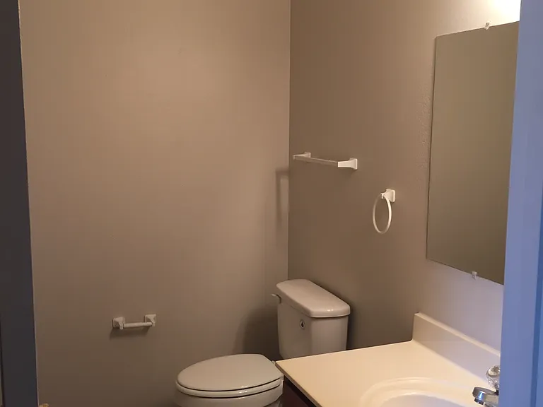 1299 Crescent Ct — Photo 2