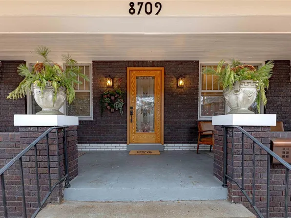 8709 Burton Ave, Saint Louis, MO 63114