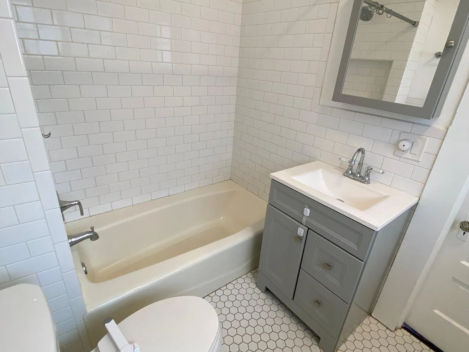 1850 El Sereno Ave — Photo 4